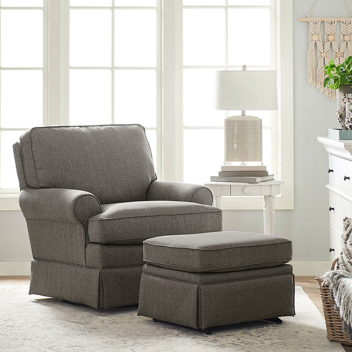Quinn Swivel Glider
