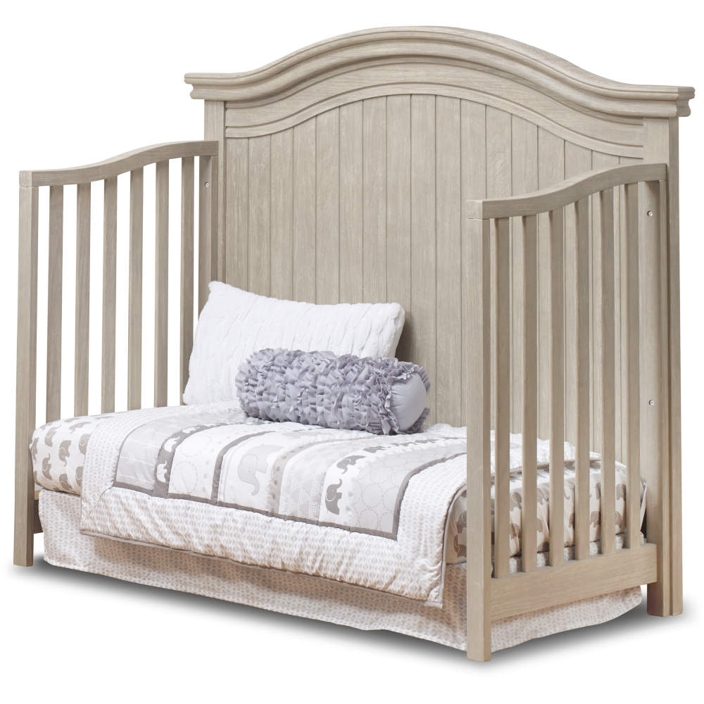 Ellie Curved Convertible Crib