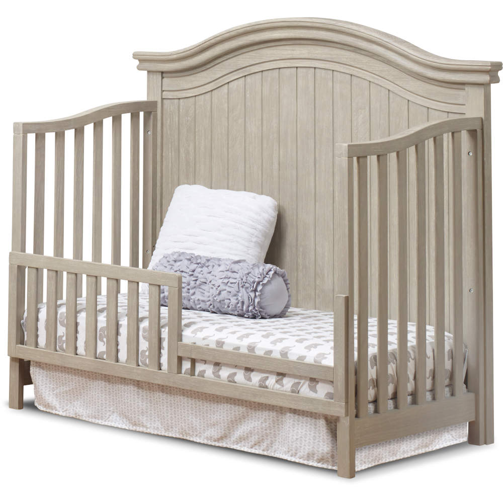 Ellie Curved Convertible Crib