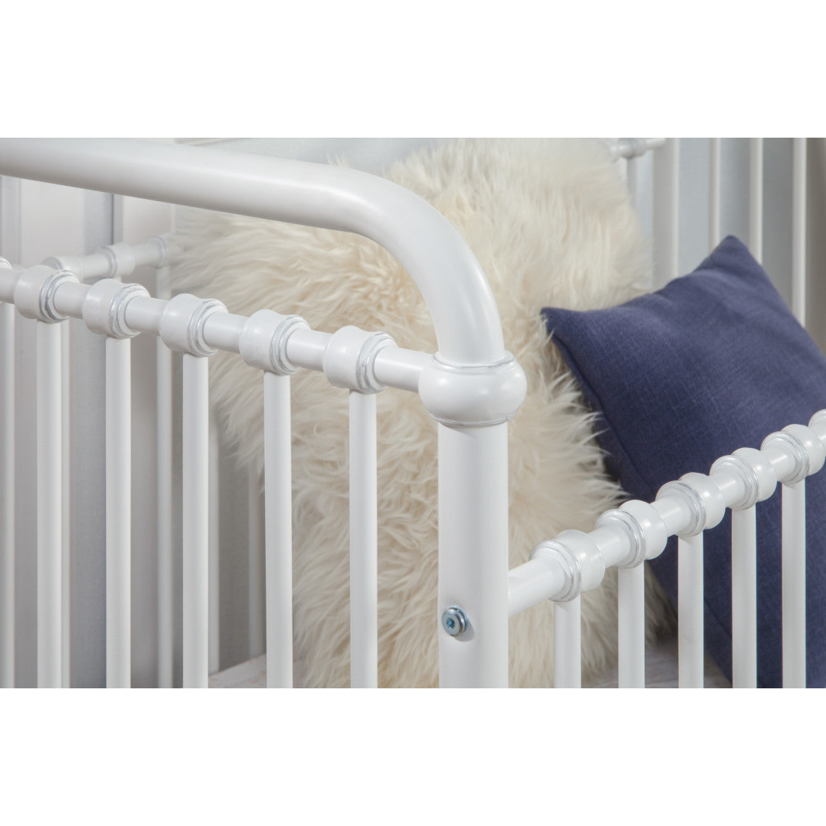 Manhattan Stationary Crib