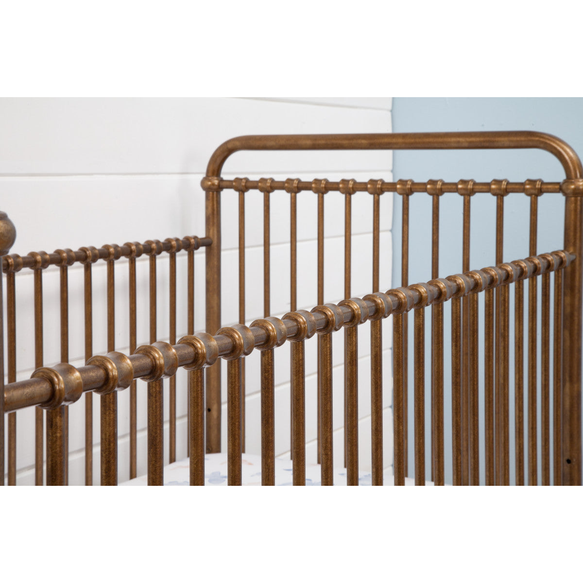 Manhattan Stationary Crib