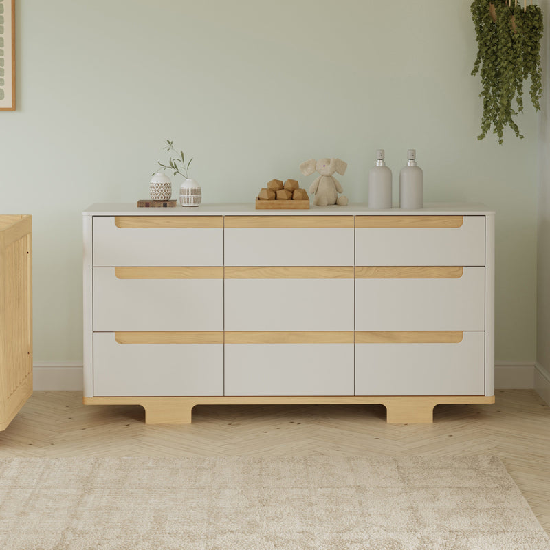 M23428WN,Yuzu 9-Drawer Dresser  Assembled in White/Natural