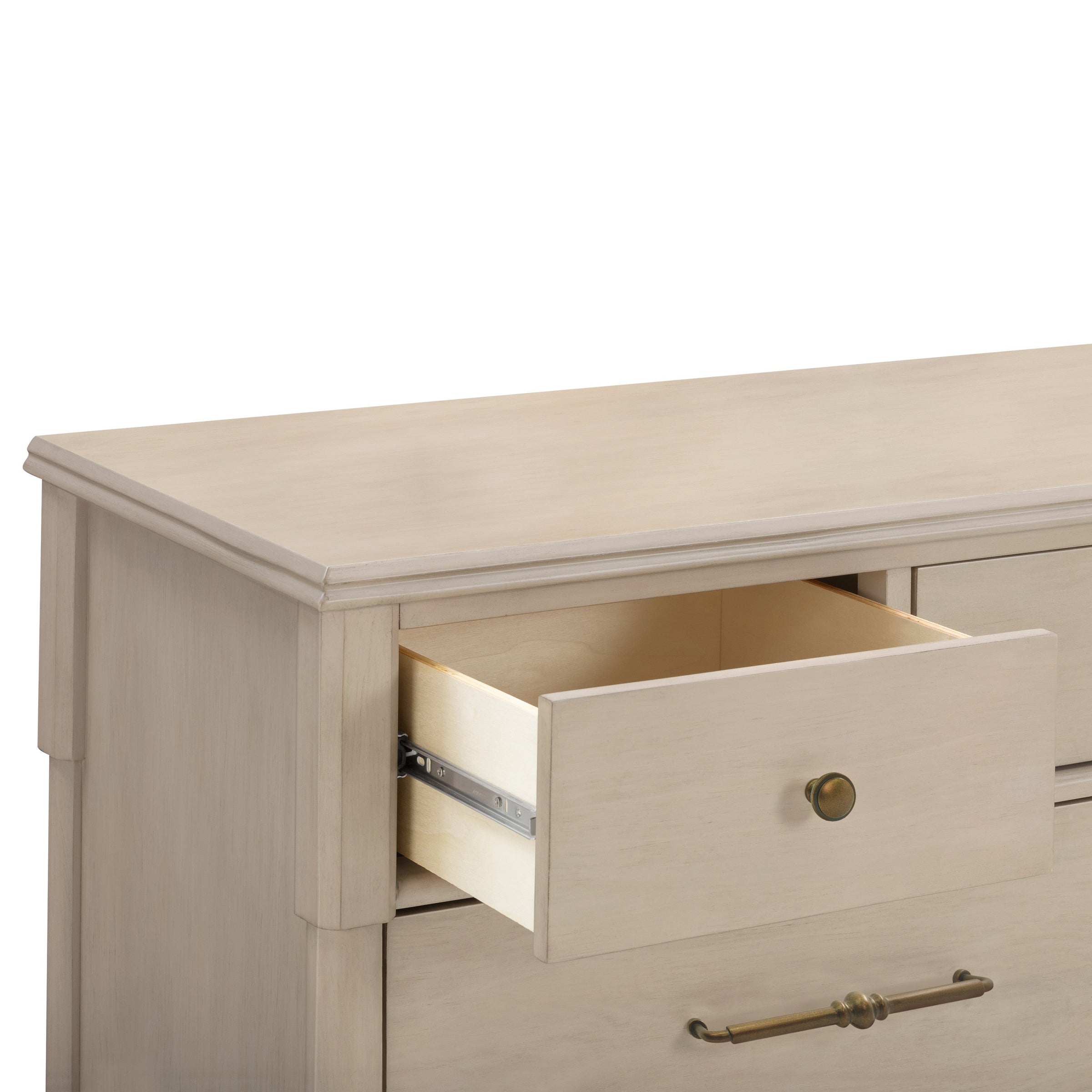 M31416WP,Alouette 7-Drawer Assembled Dresser in Washed Pine