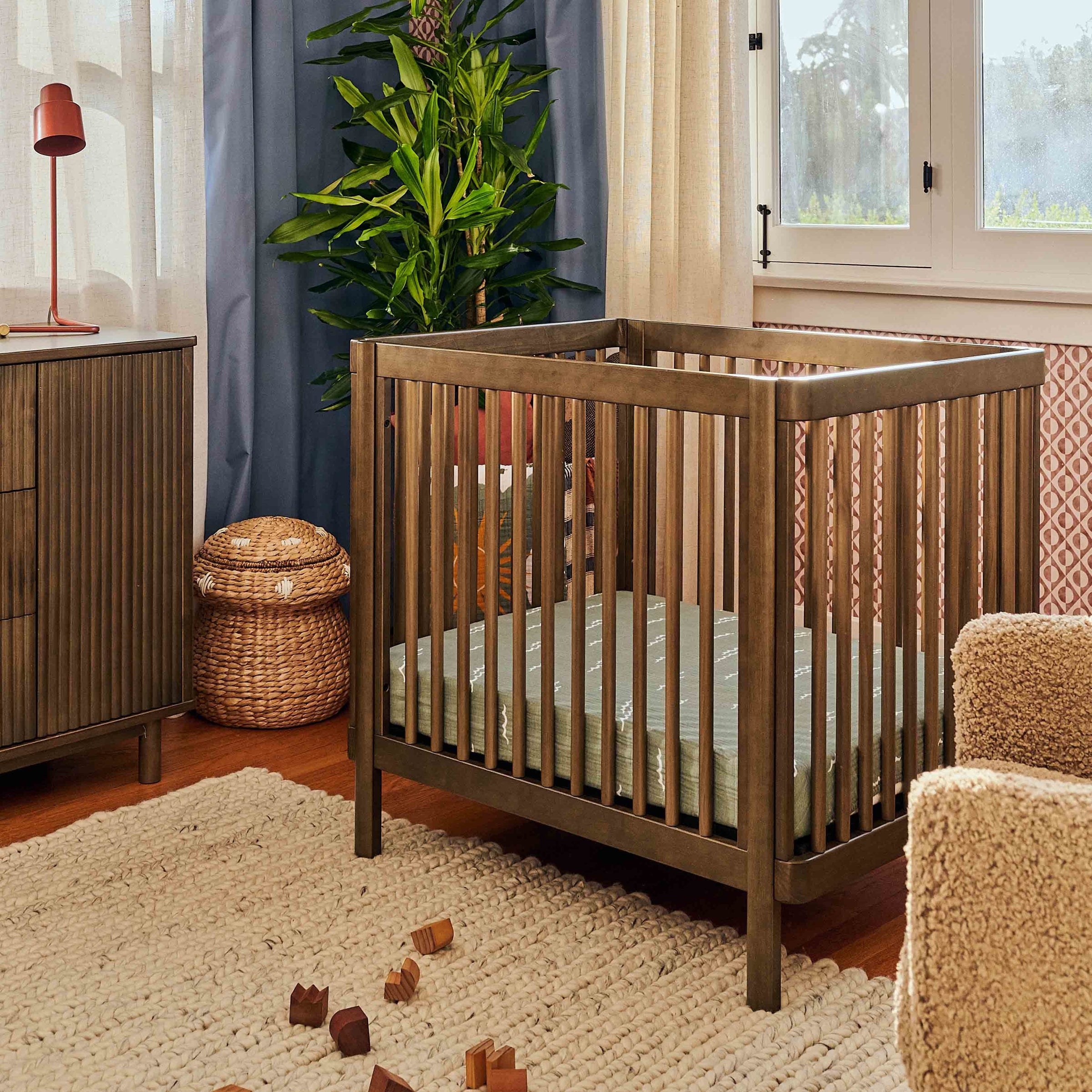 M29880NL,Pogo 8-in-1 Convertible Crib w/All-Stages Conversion Kits in Natural Walnut