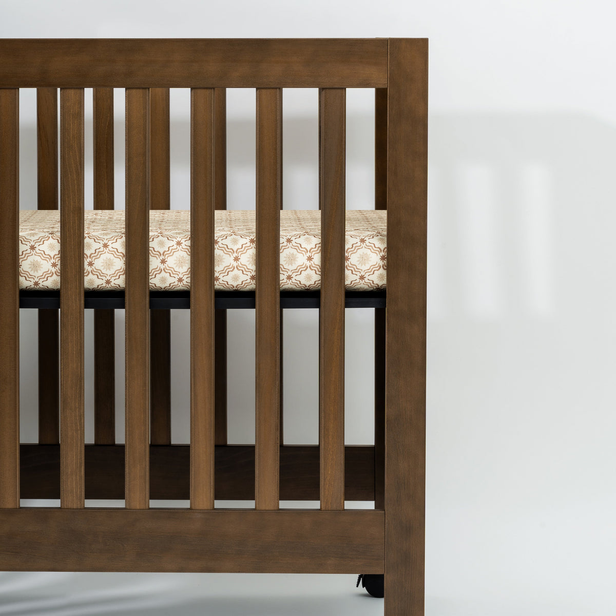 T34336ASR,Nate Berkus x Babyletto Mini Crib Sheet in Autumn Star