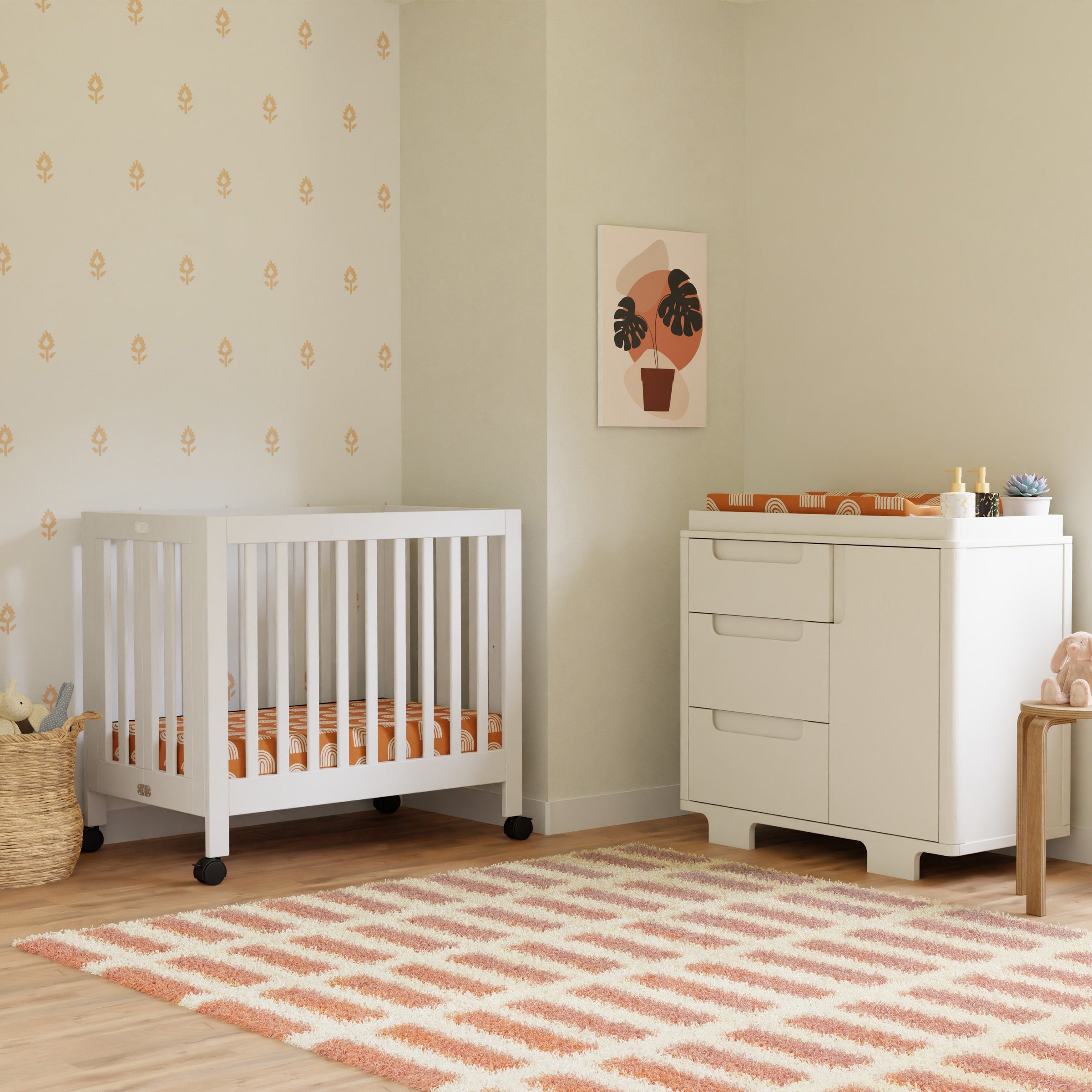 M6698W,Origami Mini Crib in White Finish
