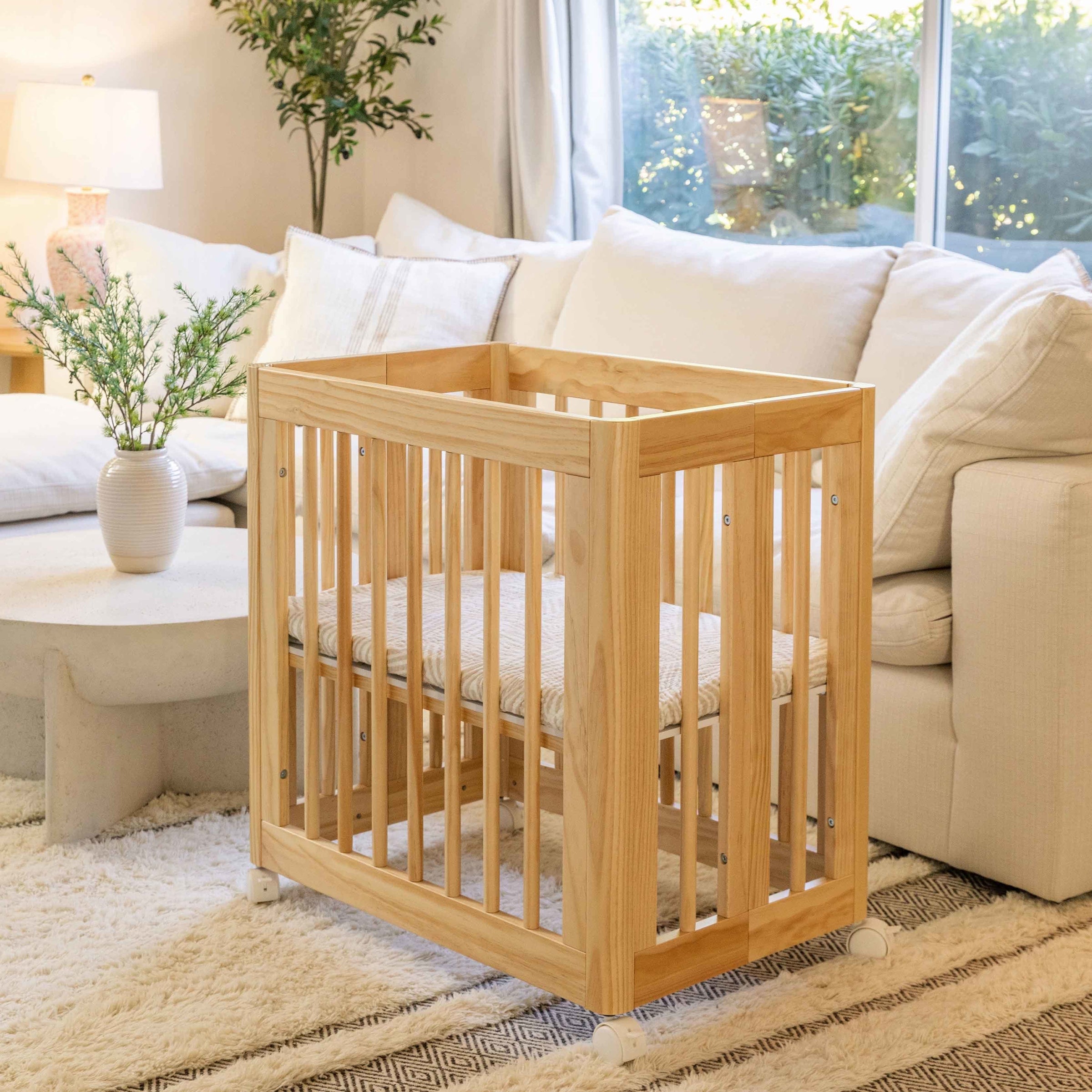 M23401N,Yuzu 8-in-1 Convertible Crib w/All-Stages Conversion Kits in Natural