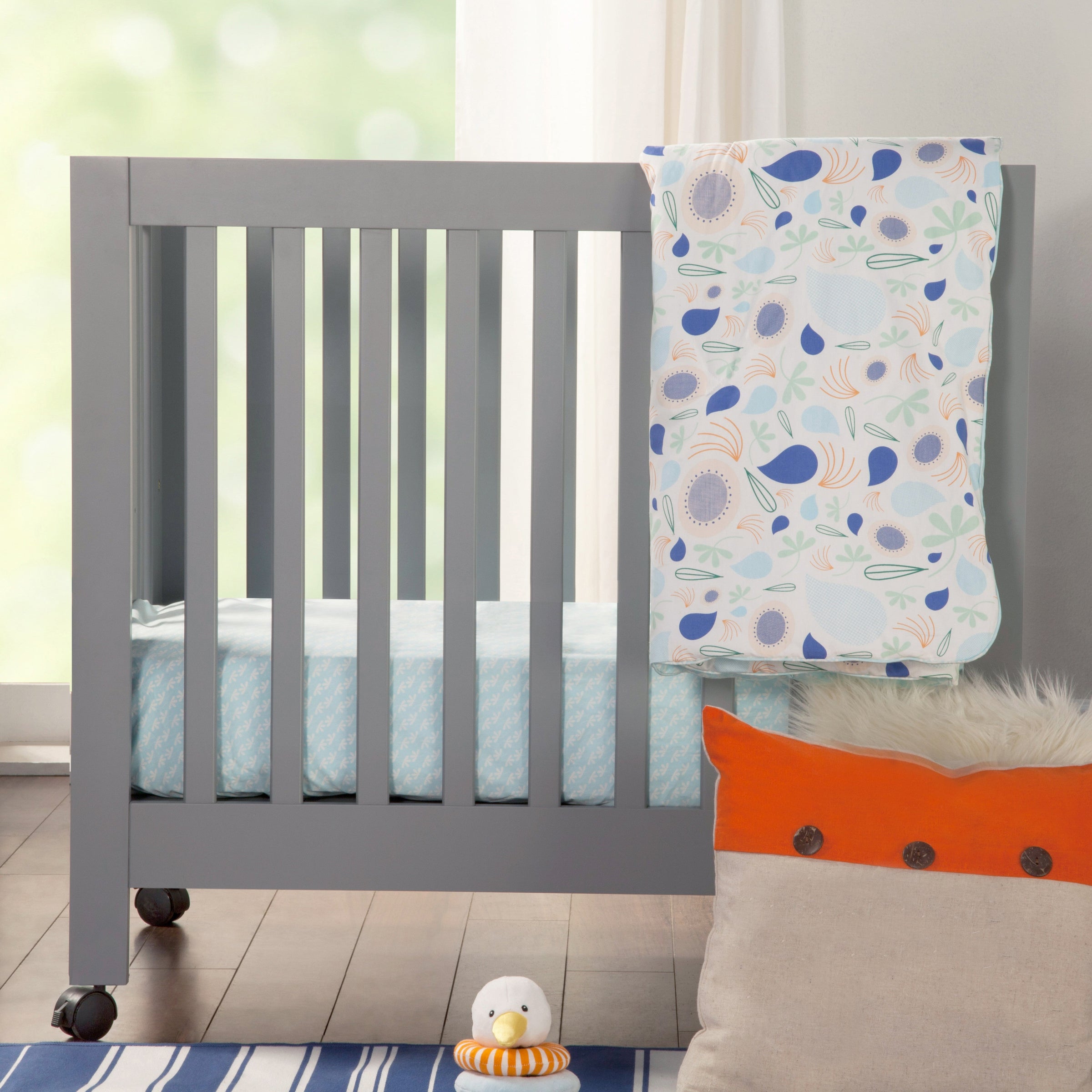 M6698G,Origami Mini Crib in Grey Finish