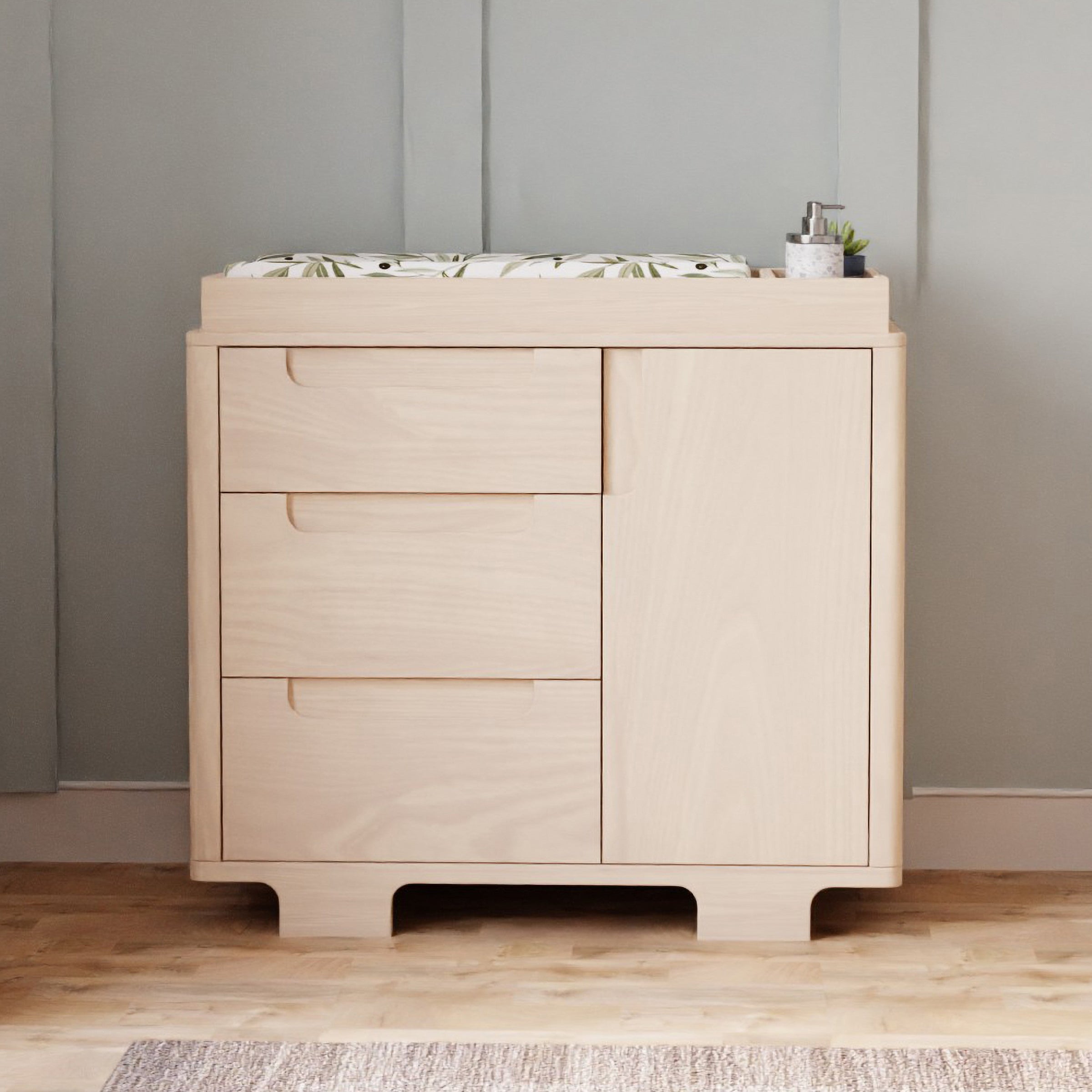 M23423NX,Yuzu 3-Drawer Changer Dresser in Washed Natural