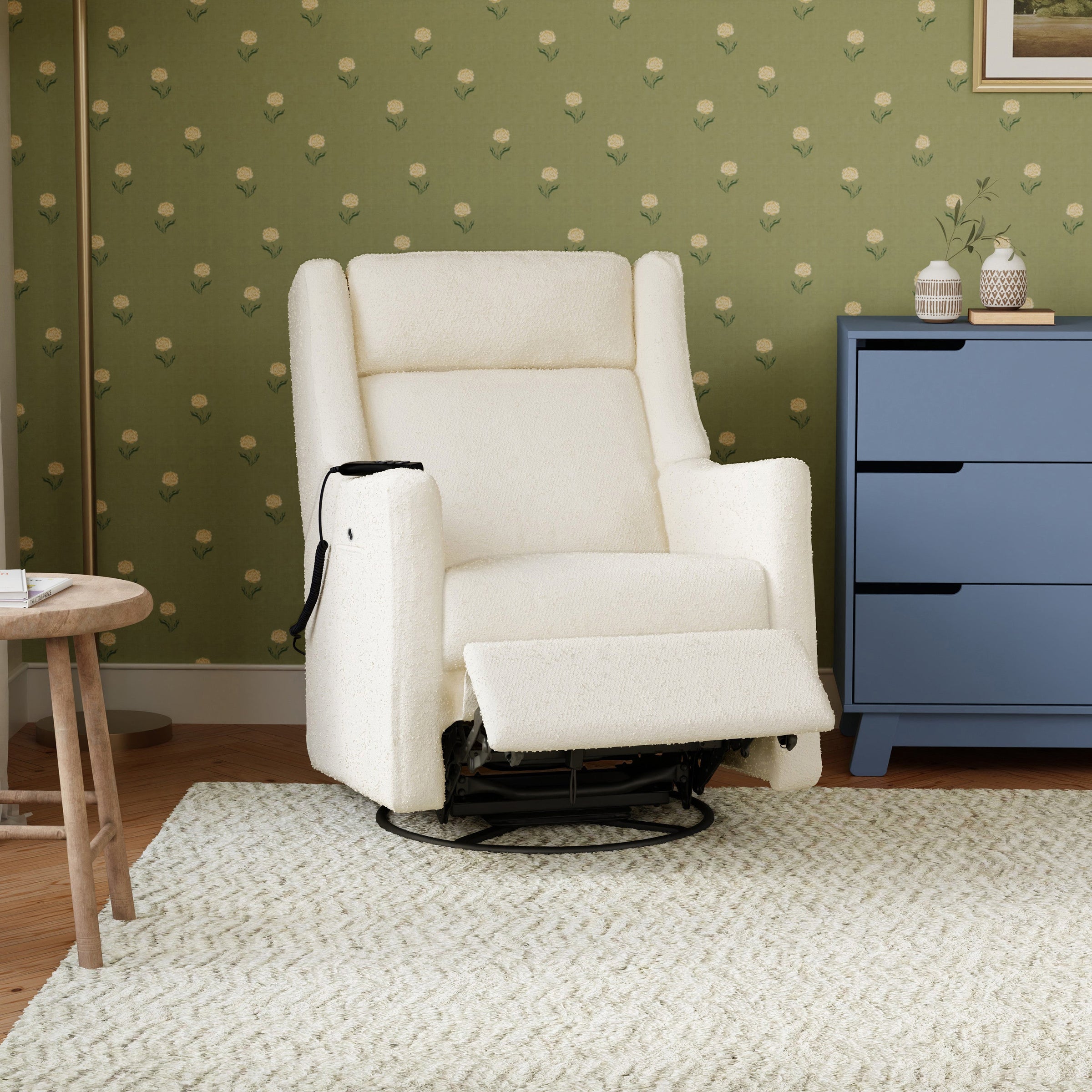 M11283PWB,Kiwi Deluxe Power Glider Recliner w/Heat&Massage in Performance Ivory Boucle