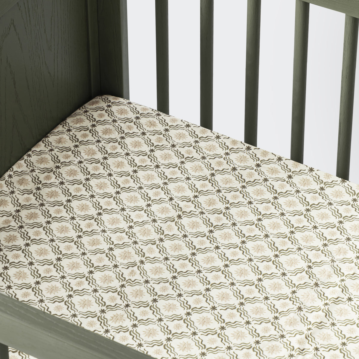 T34333JSR,Nate Berkus x Babyletto All-Stages Midi Sheet in Juniper Star
