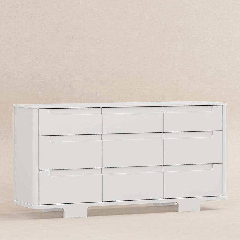 M23428W,Yuzu 9-Drawer Dresser  Assembled in White