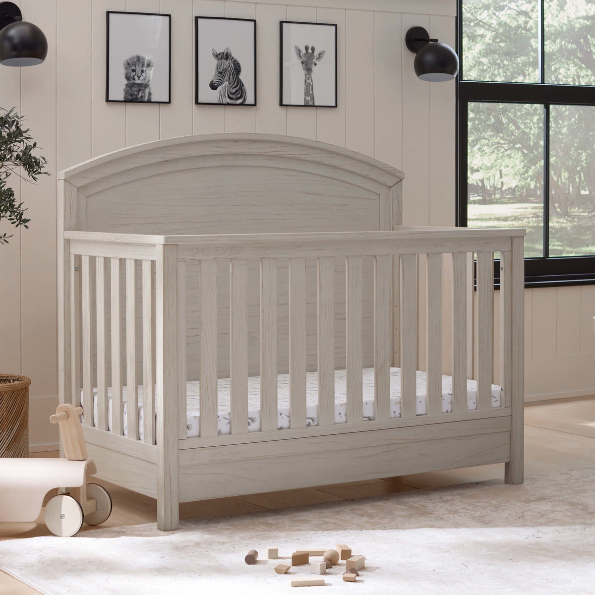 B26401WDF,Hemsted 4-in-1 Convertible Crib in White Driftwood