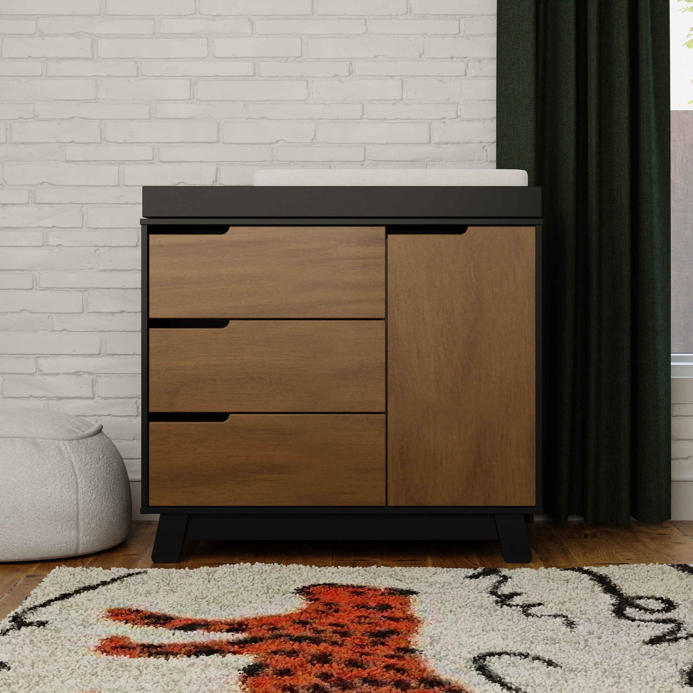 M4223BNL,Hudson 3-Drawer Changer Dresser w/Removable Changing Tray in Black/Natural Walnut