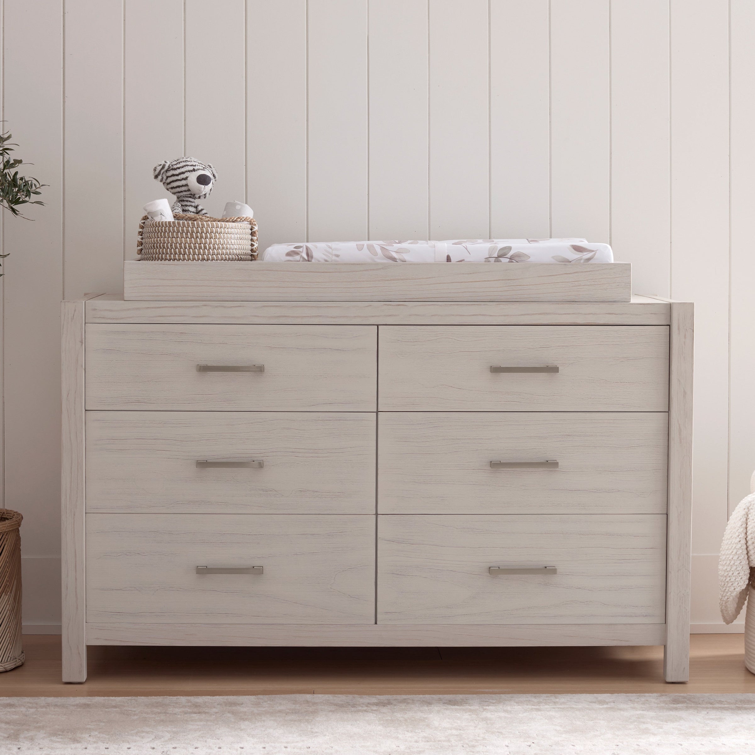 B26416WDF,Hemsted 6-Drawer Assembled Dresser in White Driftwood