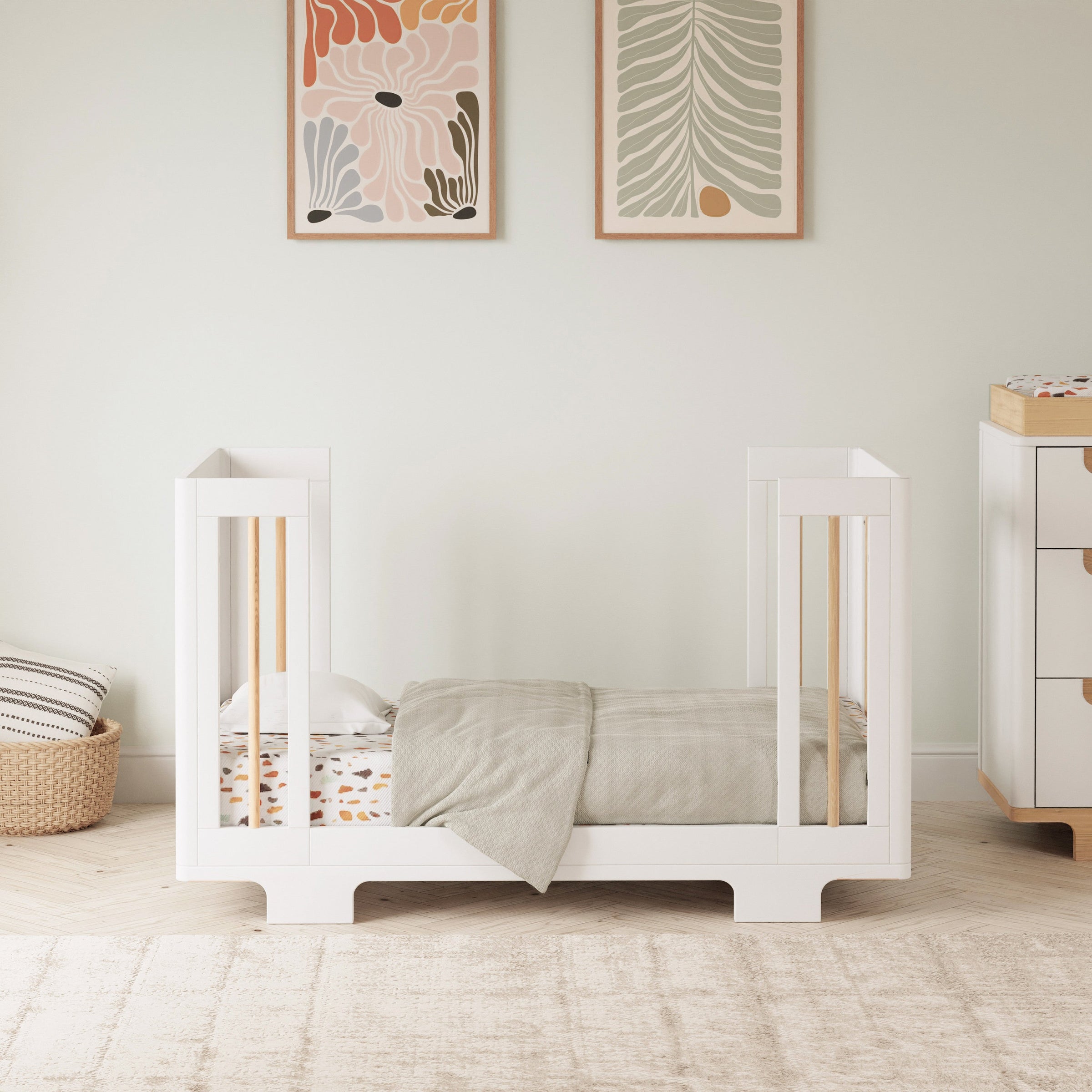 M23401WN,Yuzu 8-in-1 Convertible Crib w/All-Stages Conversion Kits in White/Natural