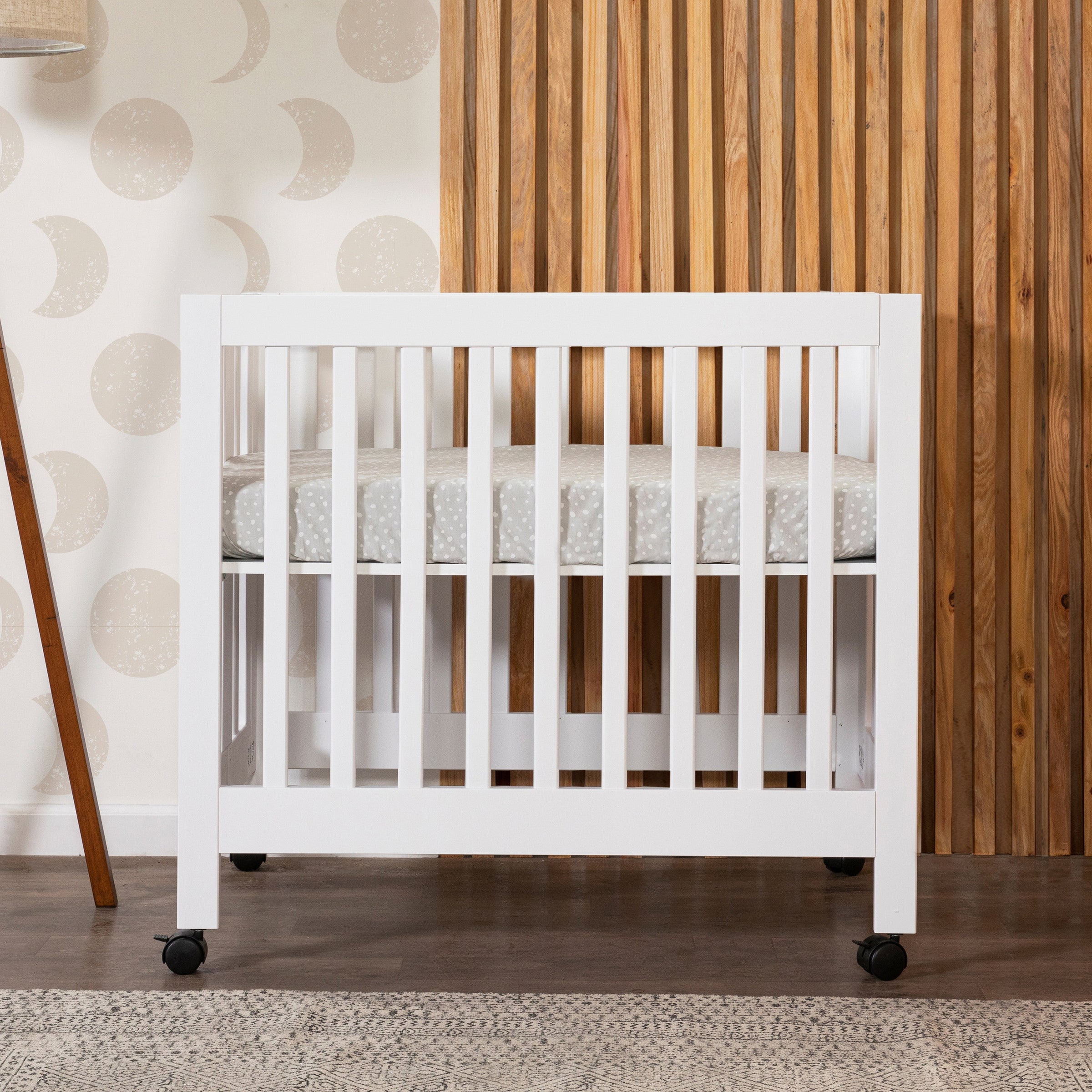 M6698W,Origami Mini Crib in White Finish