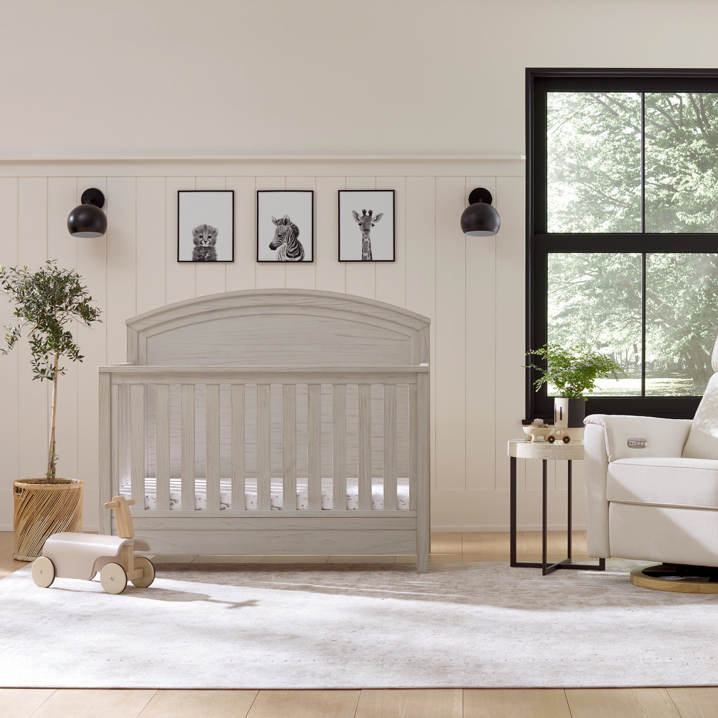 B26401WDF,Hemsted 4-in-1 Convertible Crib in White Driftwood