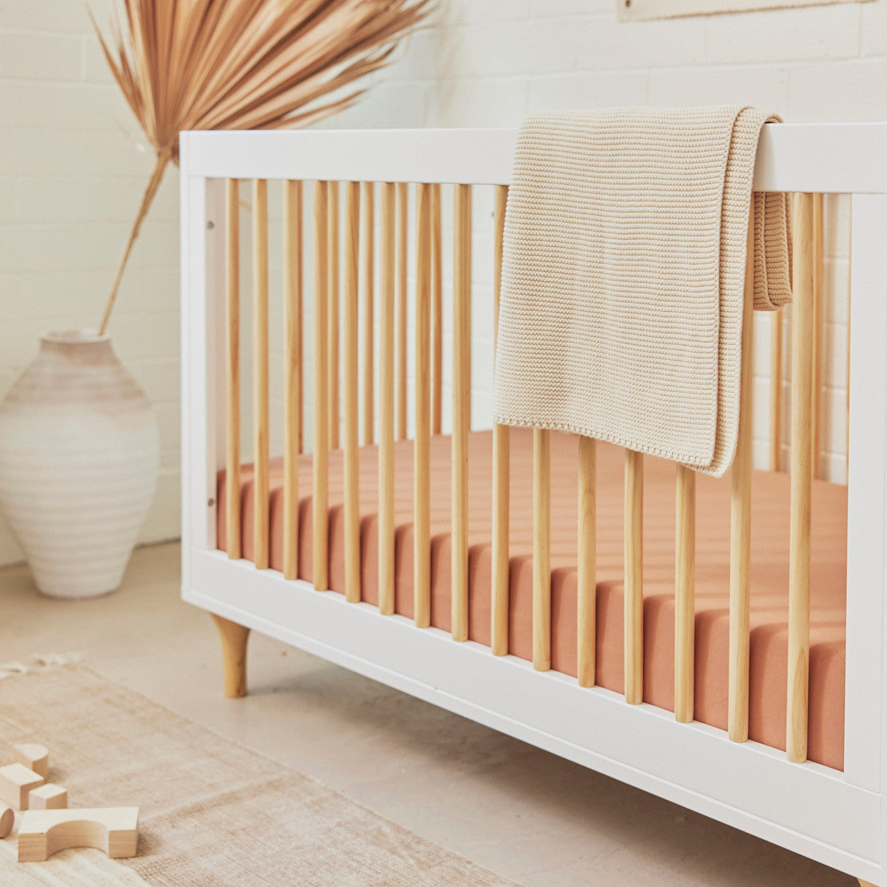 M9001WN,Lolly 3-in-1 Convertible Crib w/Toddler Bed Conversion Kit in White/Natural