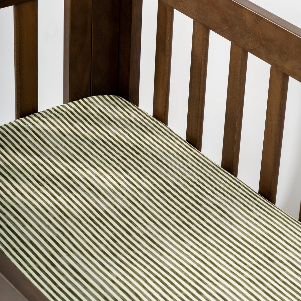 T34336JS,Nate Berkus x Babyletto Mini Crib Sheet in Juniper Stripe
