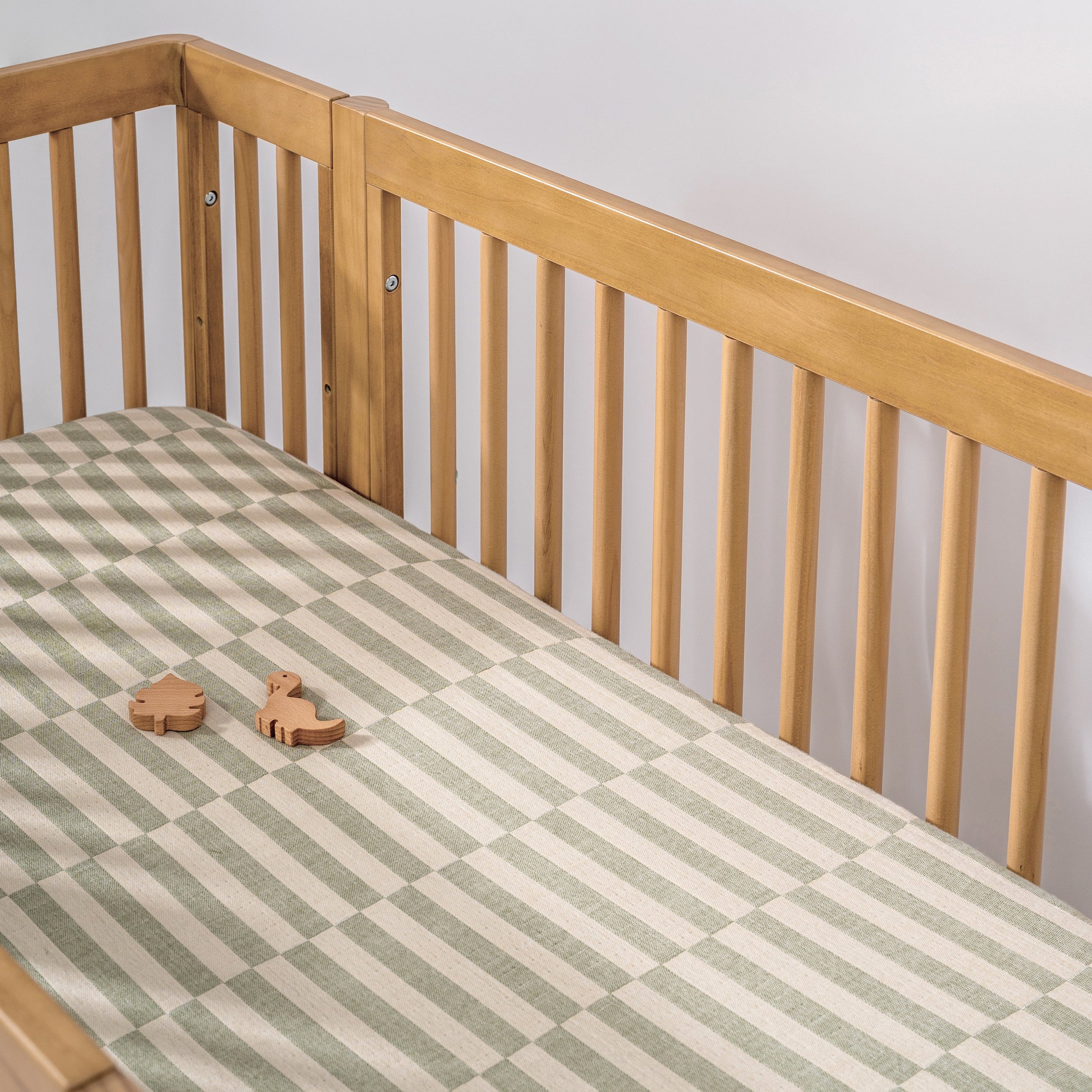 T30535,Moss Stripe Muslin Crib Sheet in GOTS Certified Organic Cotton