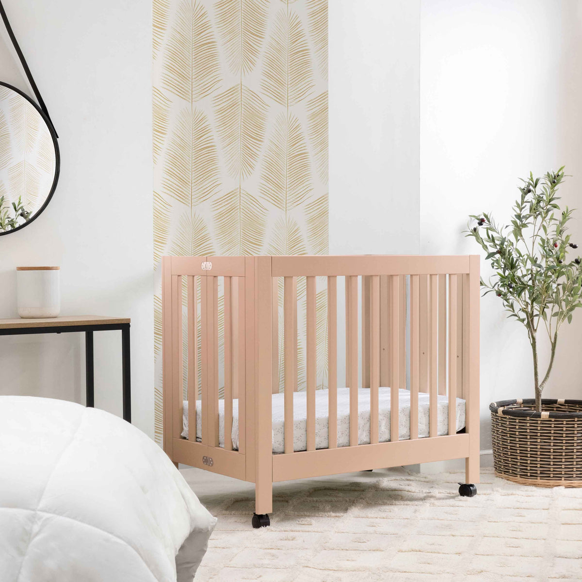 M6698CYN,Origami Mini Crib in Canyon